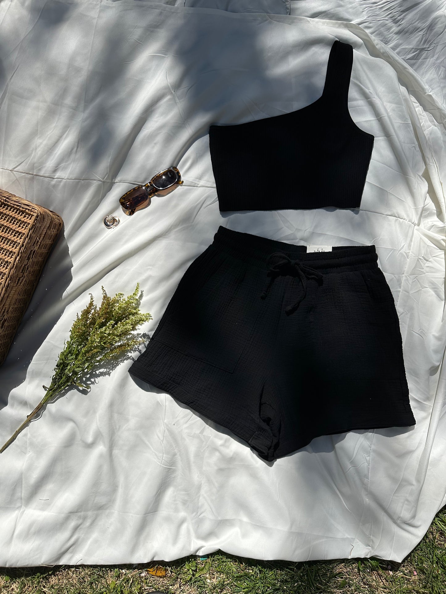 Vivian Gauze Shorts-Black